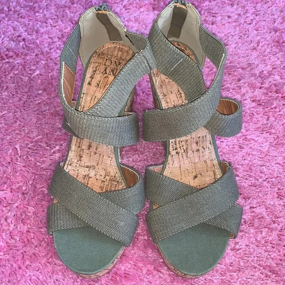 NY & Co Green Espadrille Wedges - Picture 2 of 5